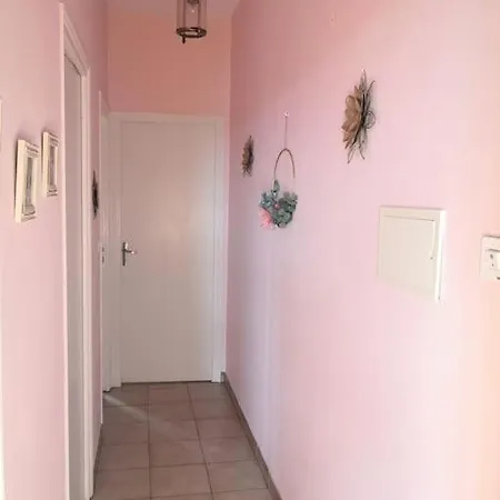 Апартаменты Chez Nadine Roquecor