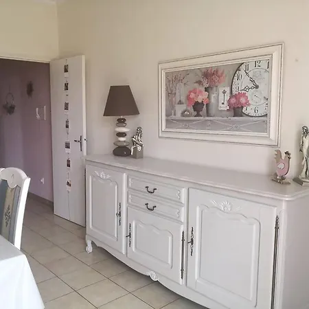 Апартаменты Chez Nadine Roquecor