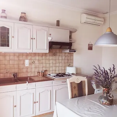 Chez Nadine Roquecor