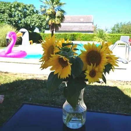 Апартаменты Chez Nadine Roquecor