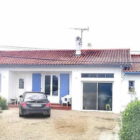 Апартаменты Chez Nadine Roquecor